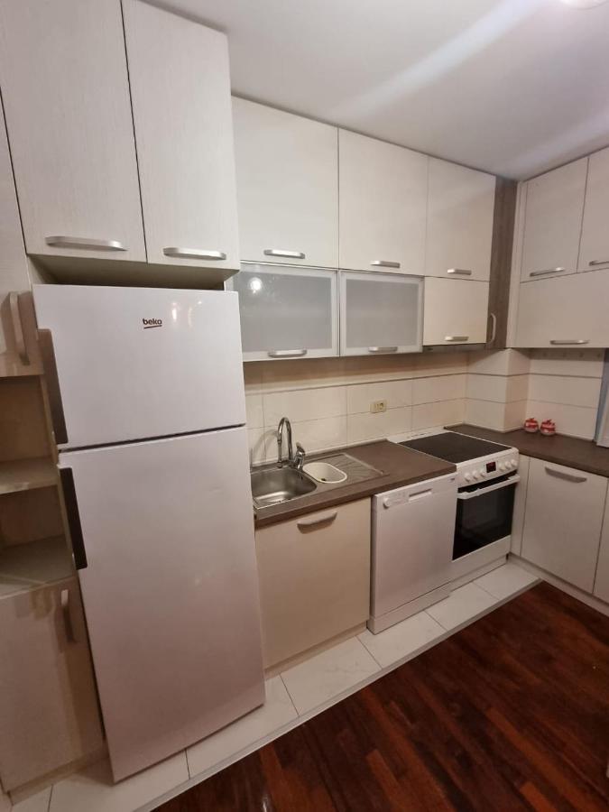 5 Star Apartment Podgorica Exterior photo