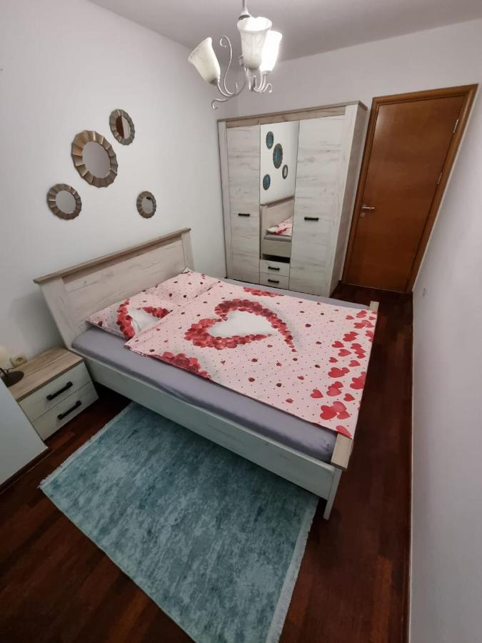 5 Star Apartment Podgorica Exterior photo